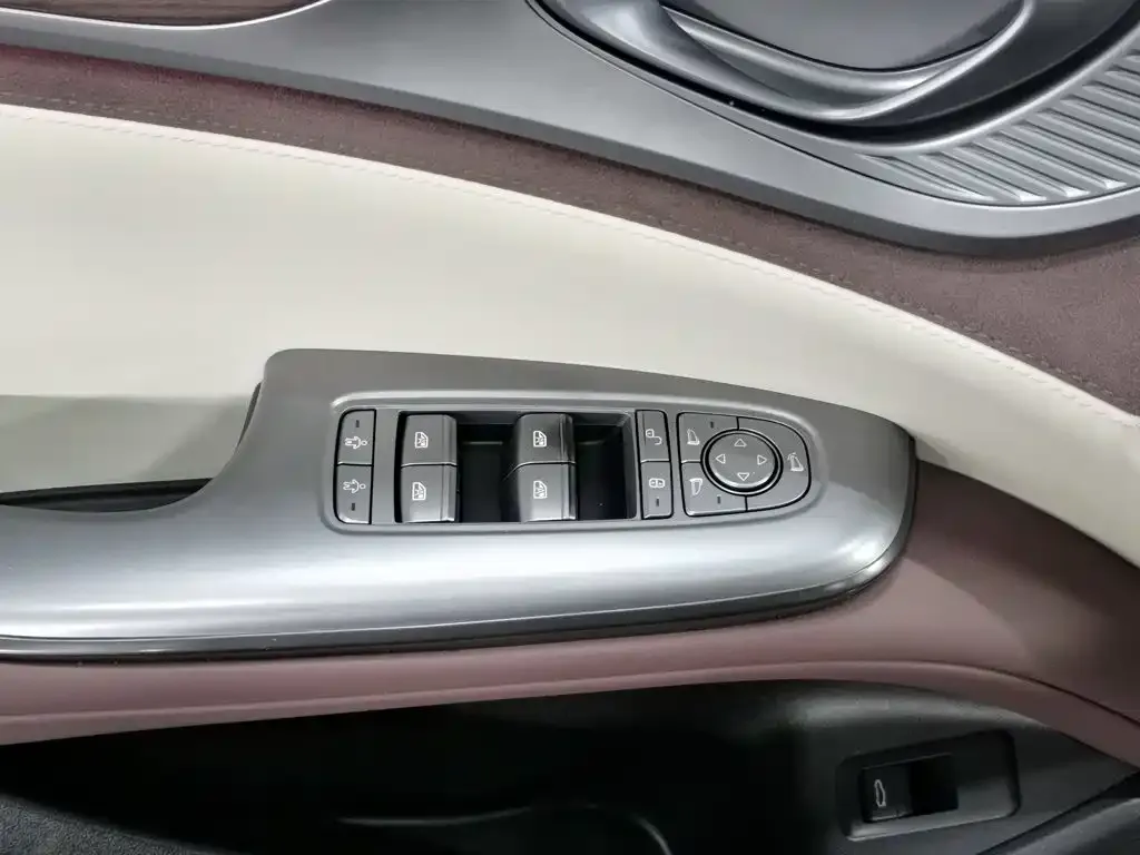 BYD Seal — фото 2