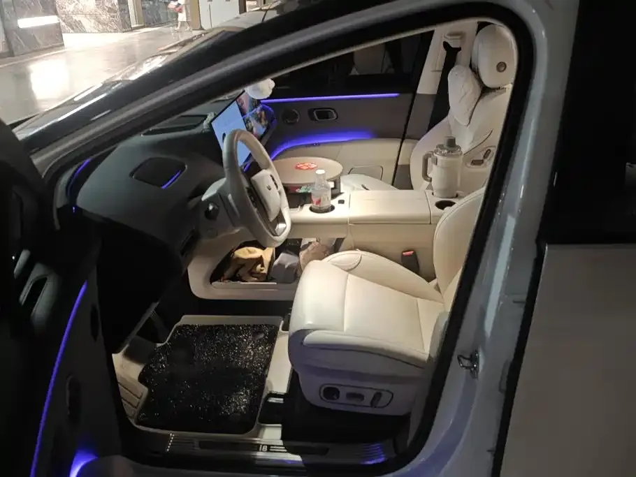 Li Auto Li i8 — фото 9