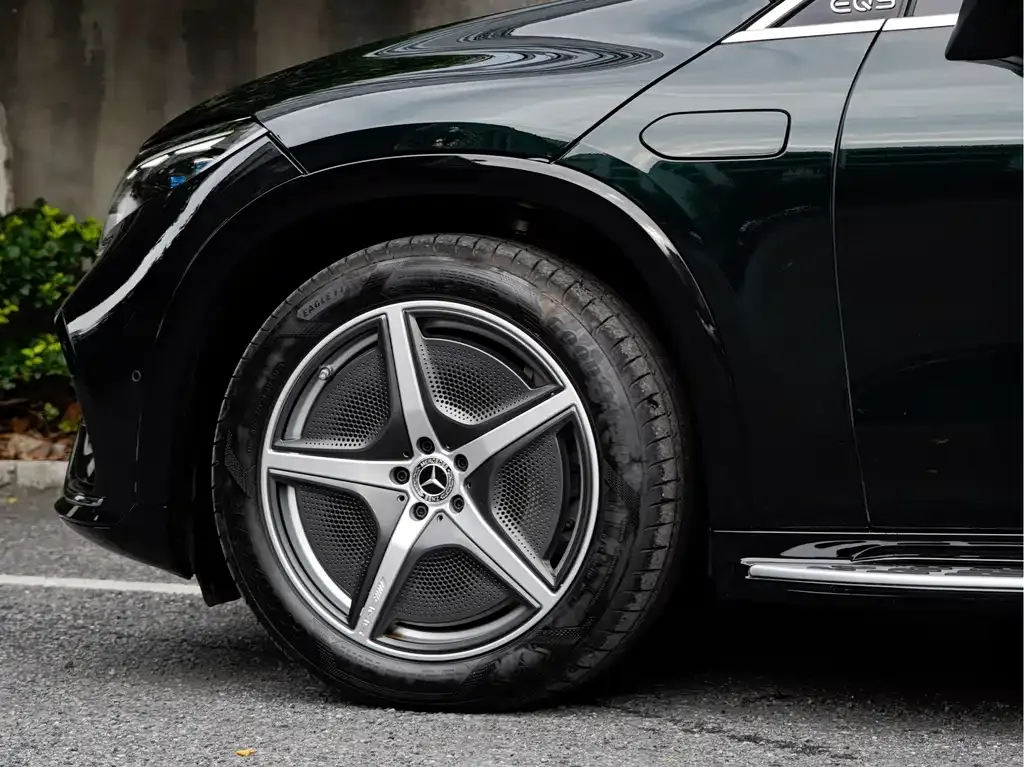 Mercedes-Benz EQS SUV — фото 4