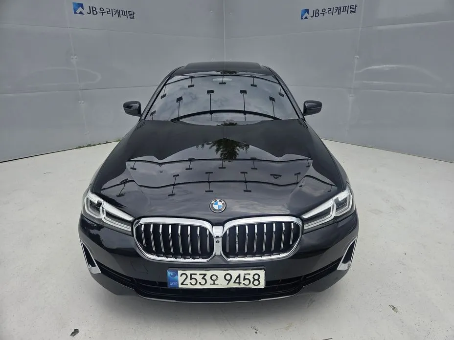 BMW 5-Series — фото 1
