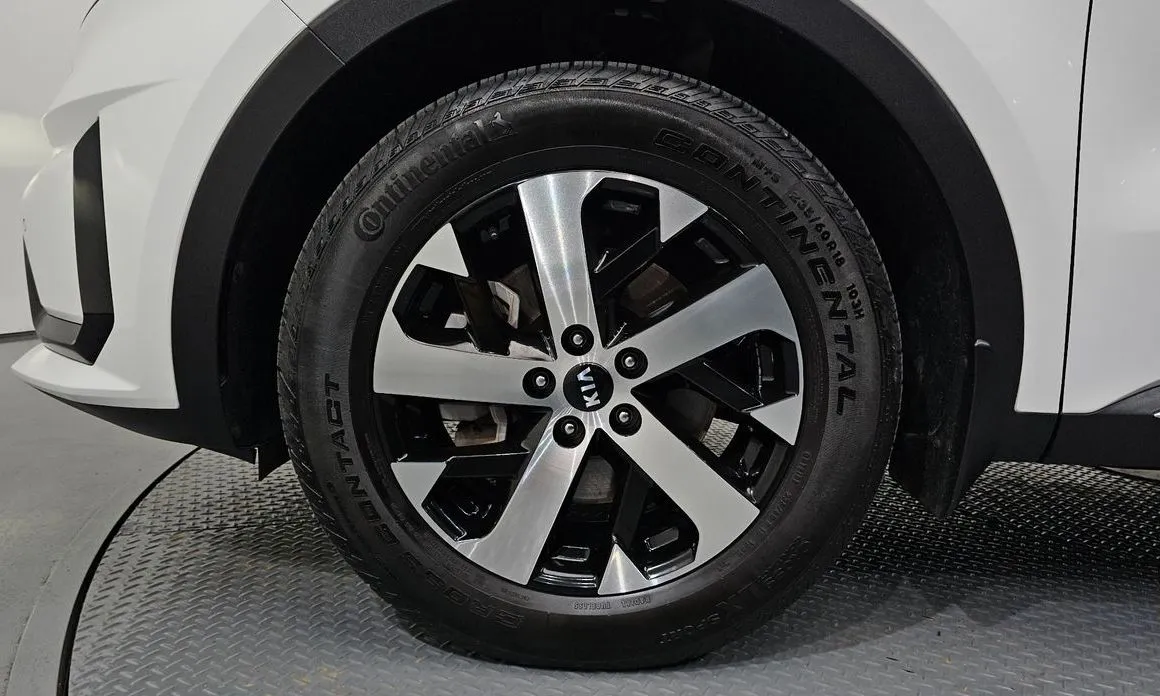 Kia Sorento — фото 9