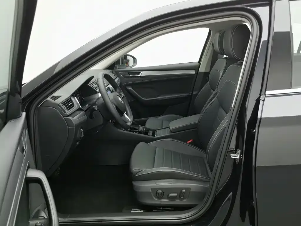 Skoda Superb — фото 9