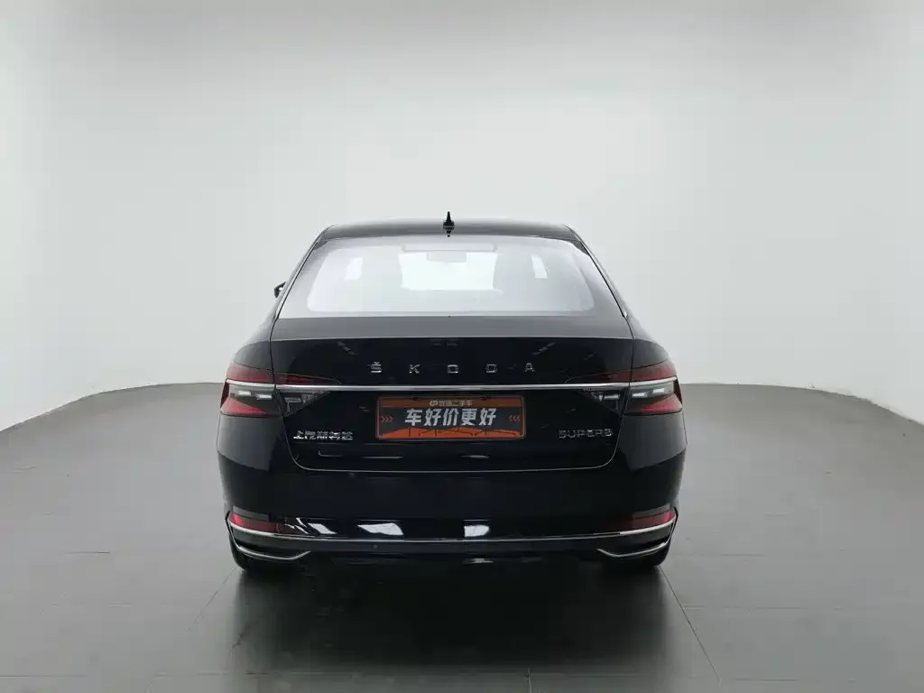 Skoda Superb — фото 7