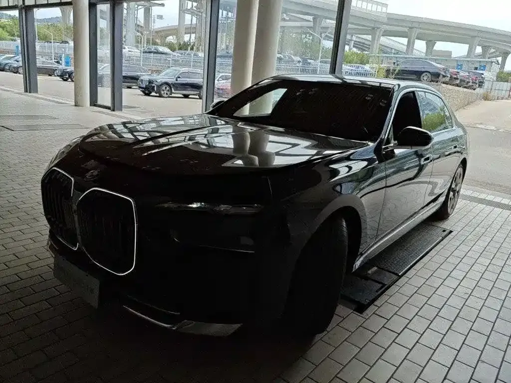 BMW 7 Series 740Li Premium M Sport 1