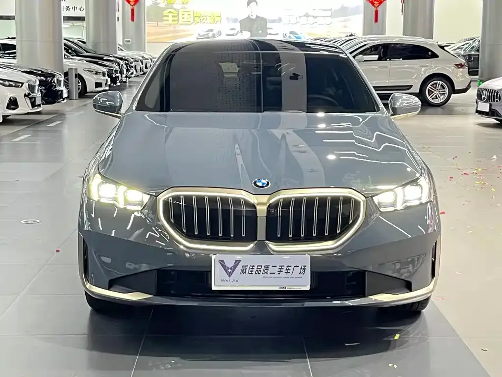 BMW 5 Series — фото 2