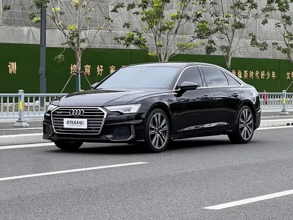 Audi A6L — фото 1