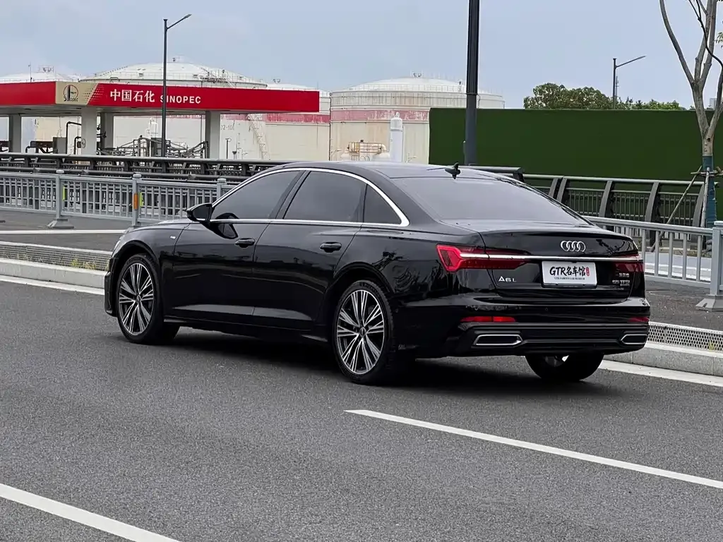 Audi A6L — фото 7