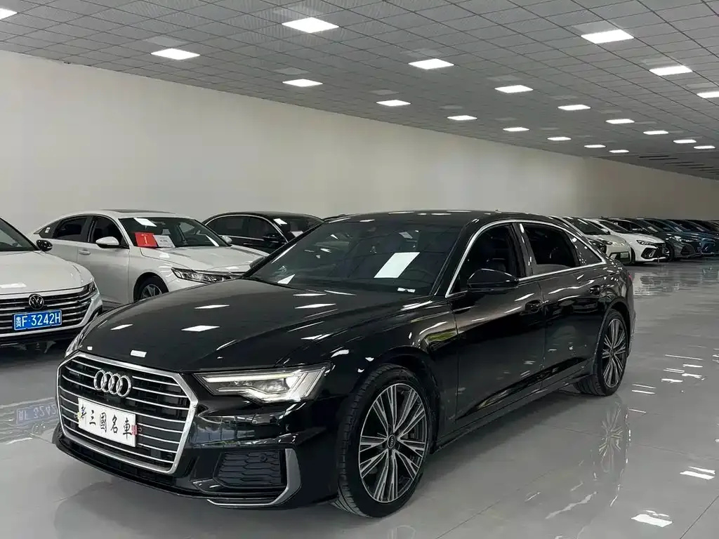 Audi A6L — фото 1