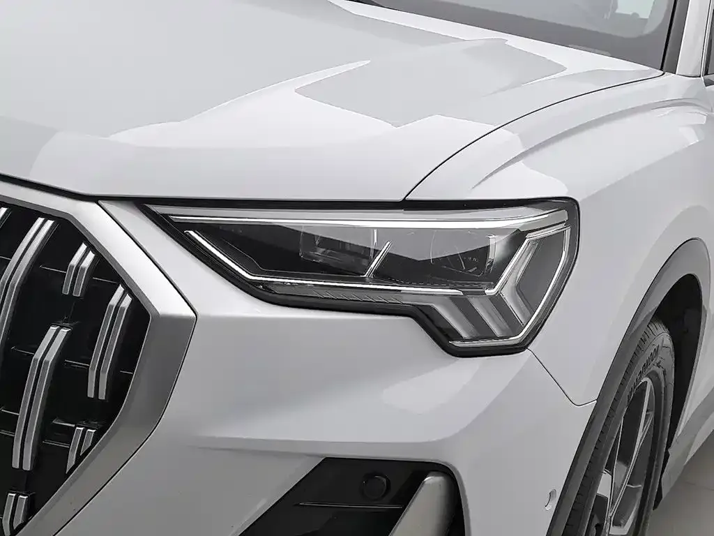 Audi Q3 — фото 9
