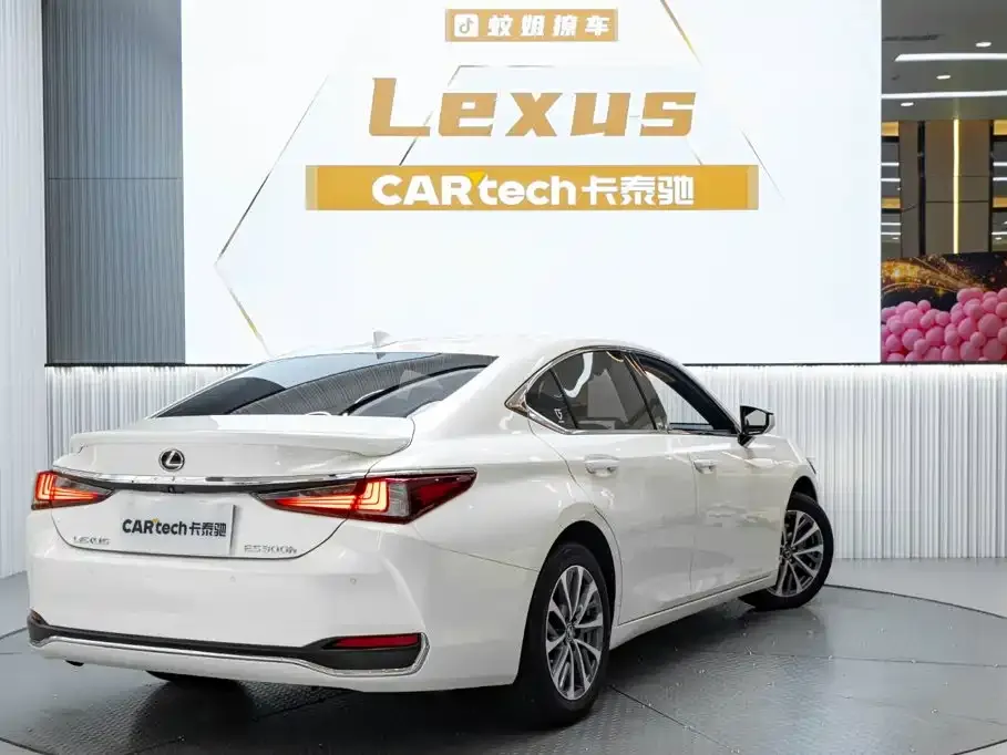 Lexus ES — фото 9