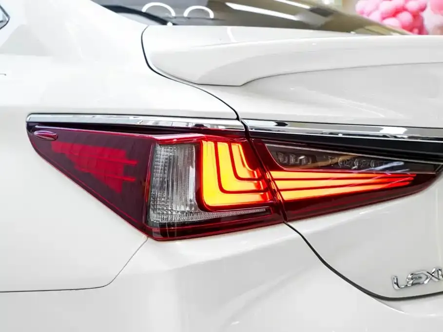 Lexus ES — фото 3