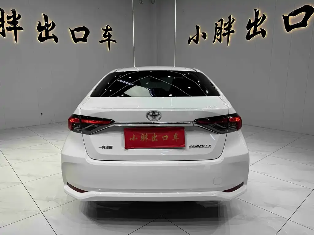 Toyota Corolla — фото 2