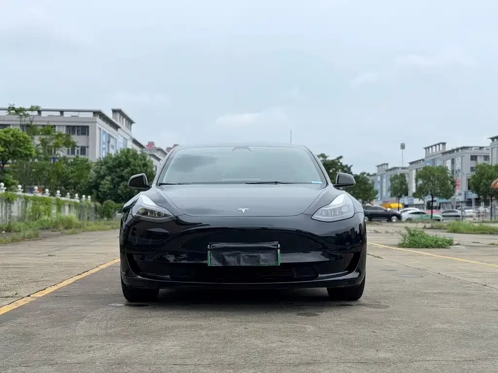 Tesla Model 3 — фото 5