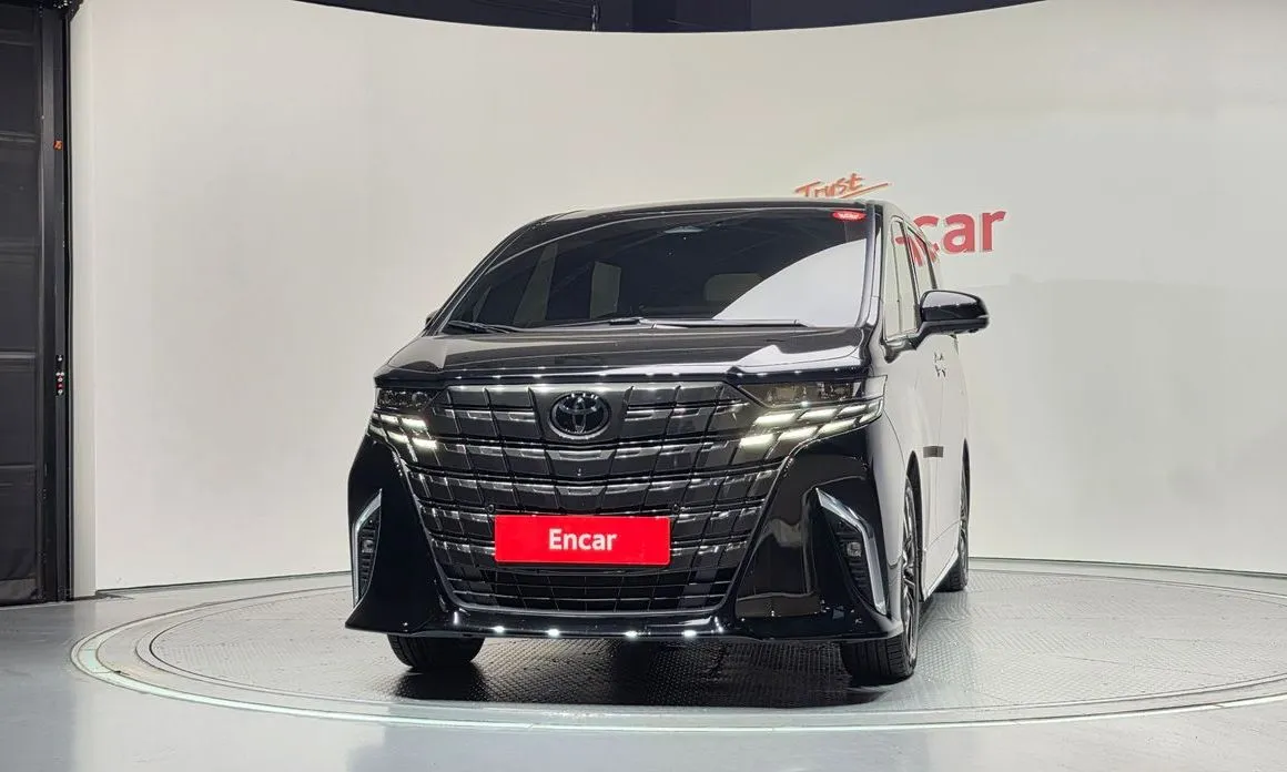 Toyota Alphard — фото 3