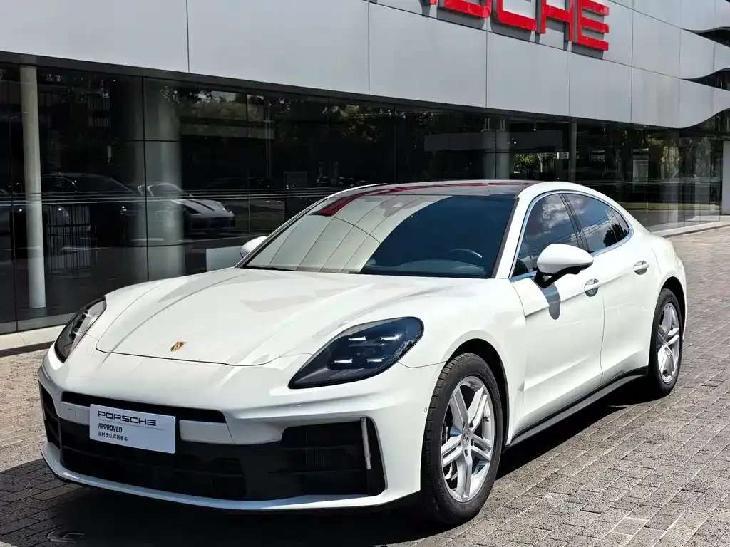 Porsche Panamera — фото 1