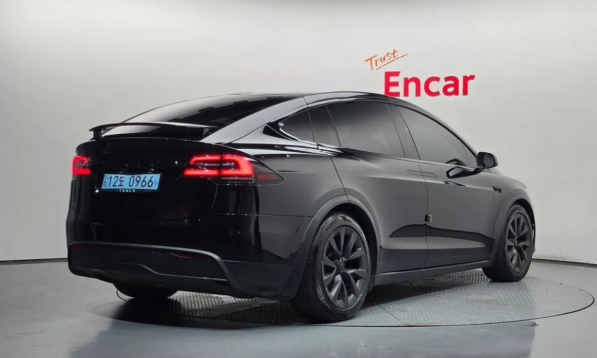 Tesla Model X — фото 5