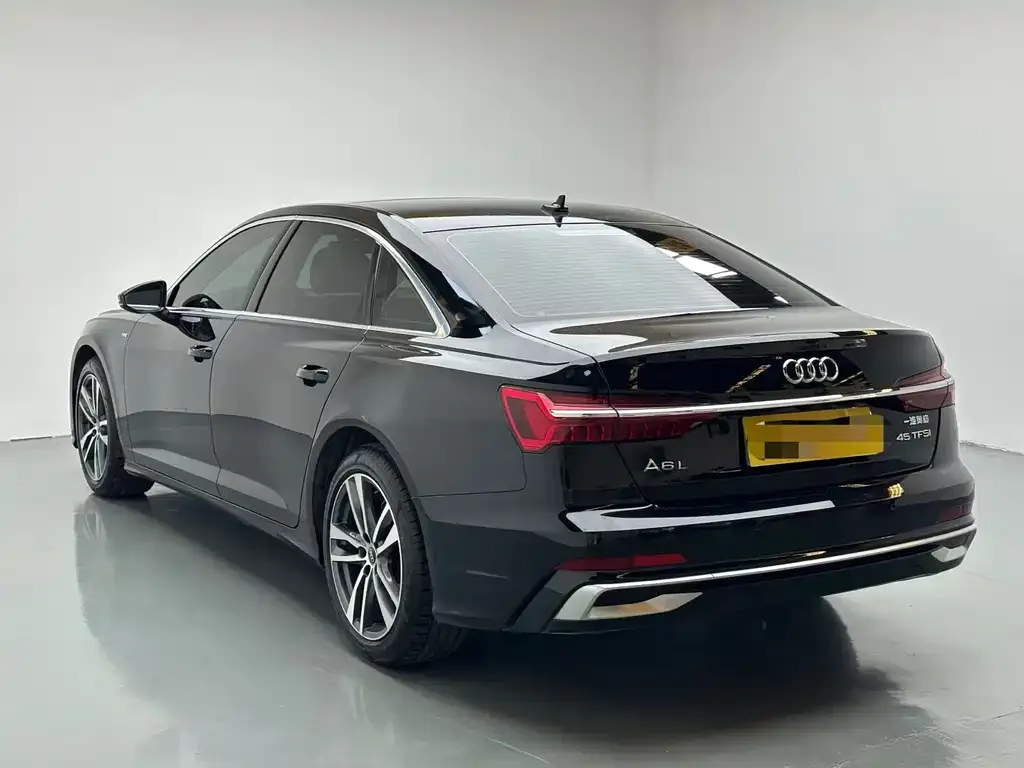 Audi A6L — фото 5