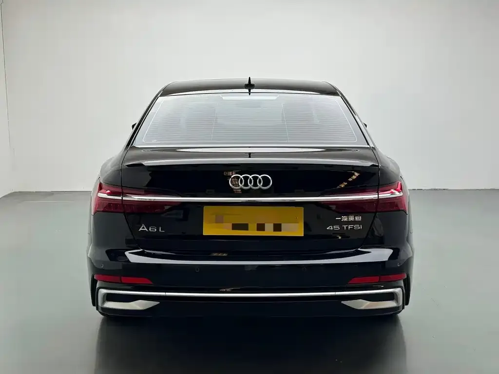 Audi A6L — фото 2