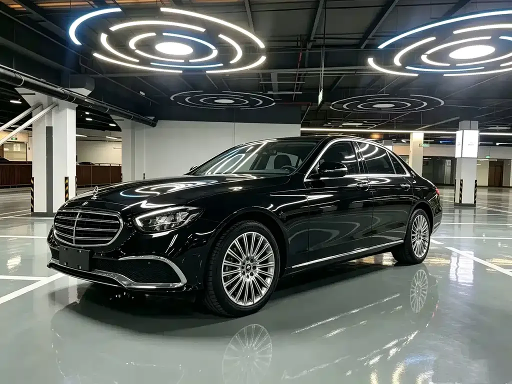 Mercedes-Benz E-Class — фото 1
