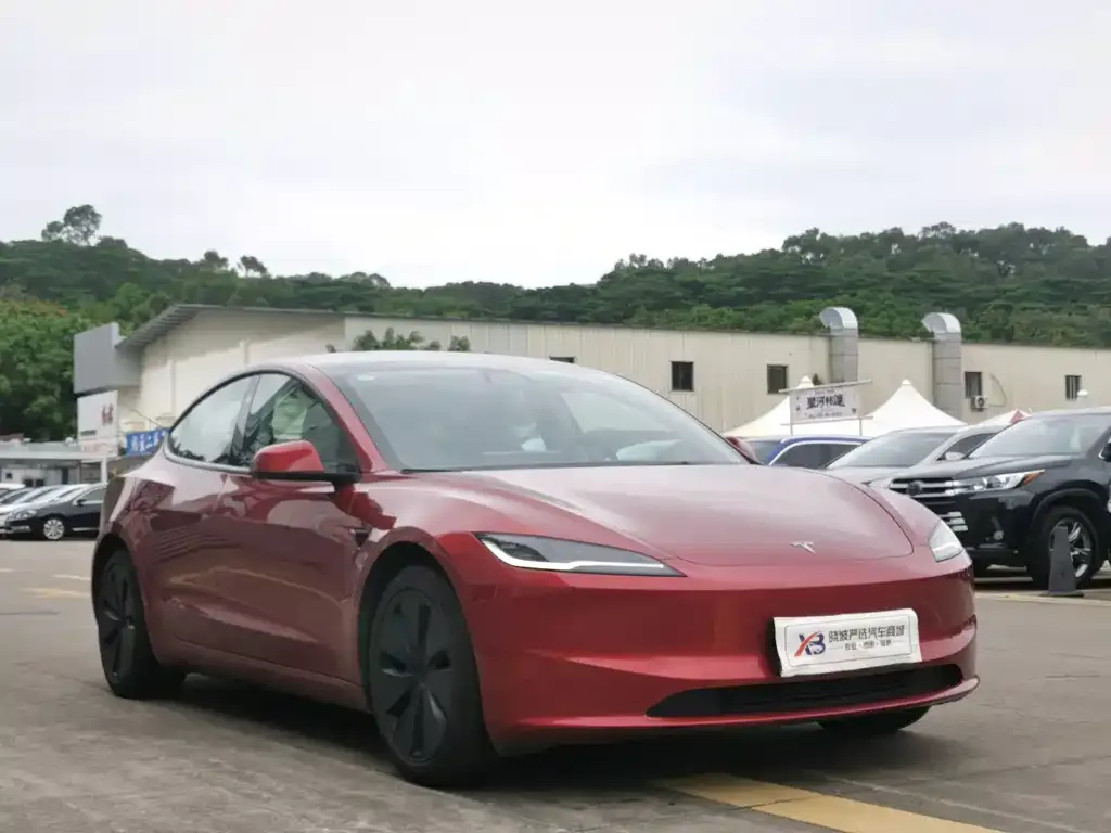 Tesla Model 3 — фото 5