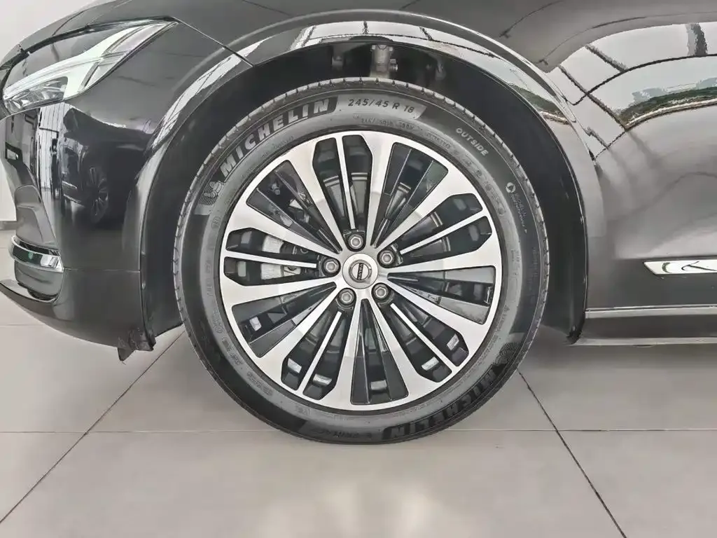 Volvo S90 — фото 10