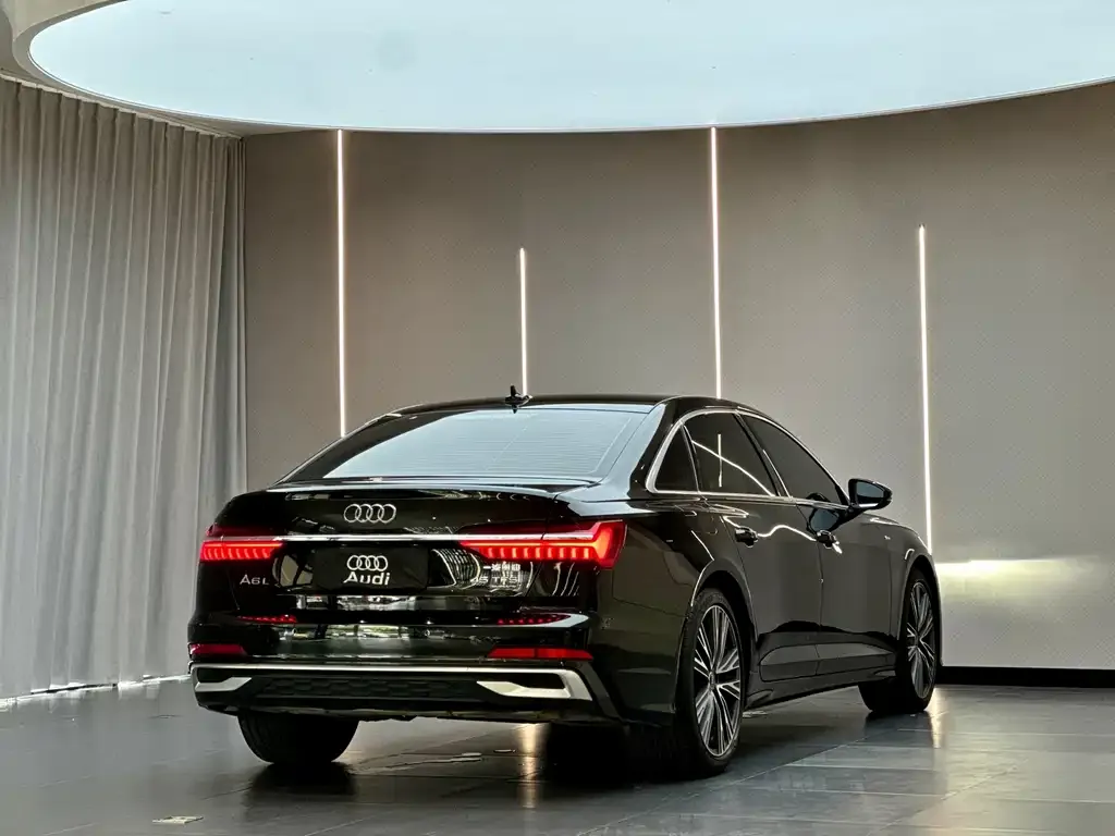 Audi A6L — фото 8