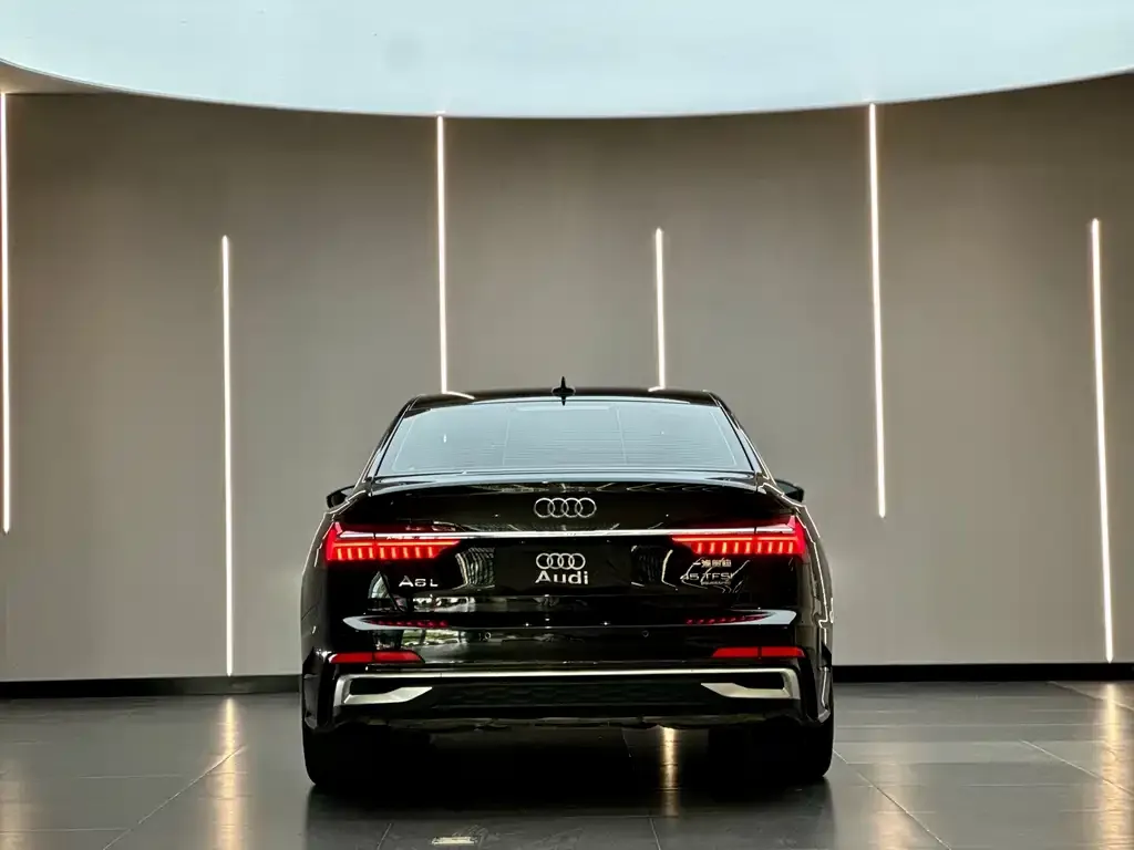 Audi A6L — фото 2
