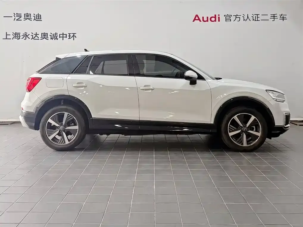 Audi Q2L e-tron — фото 4