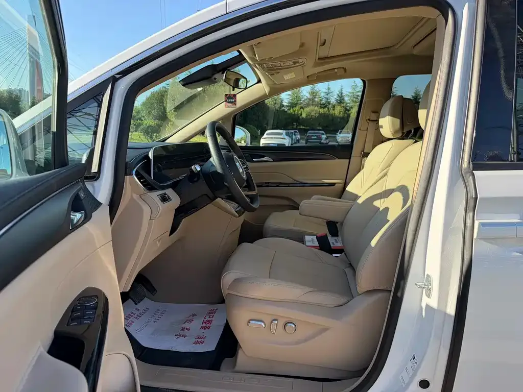Buick GL8 Hybrid — фото 3