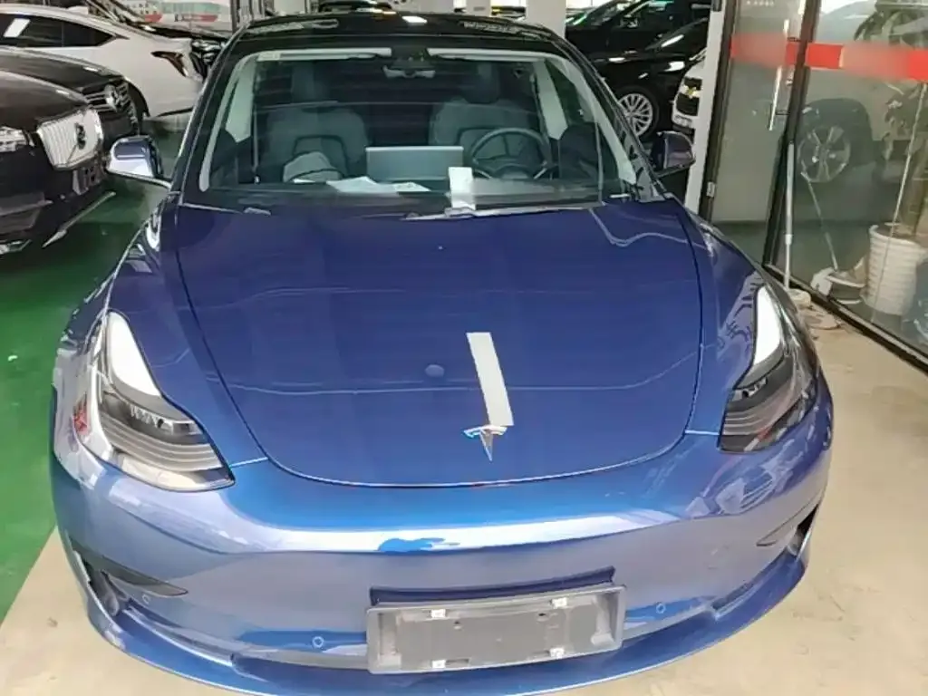 Tesla Model 3 — фото 9