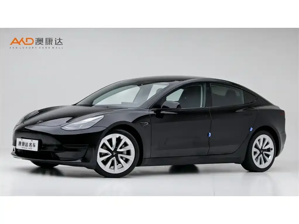 Tesla Model 3 — фото 1