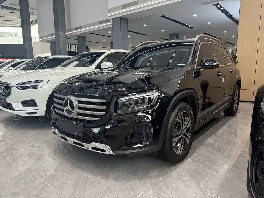 Mercedes-Benz GLB — фото 1