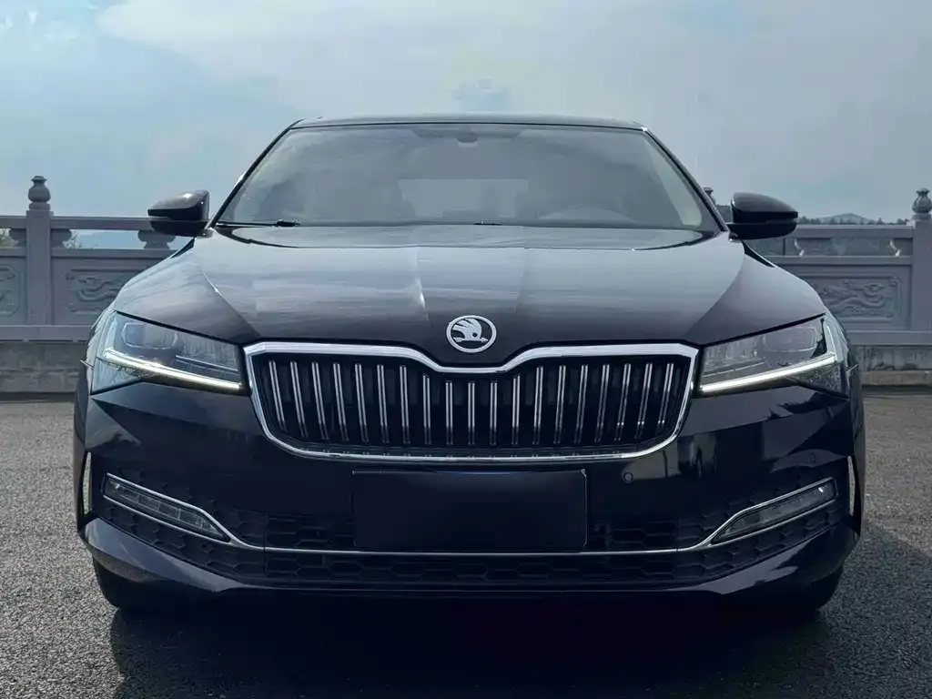 Skoda Superb — фото 6