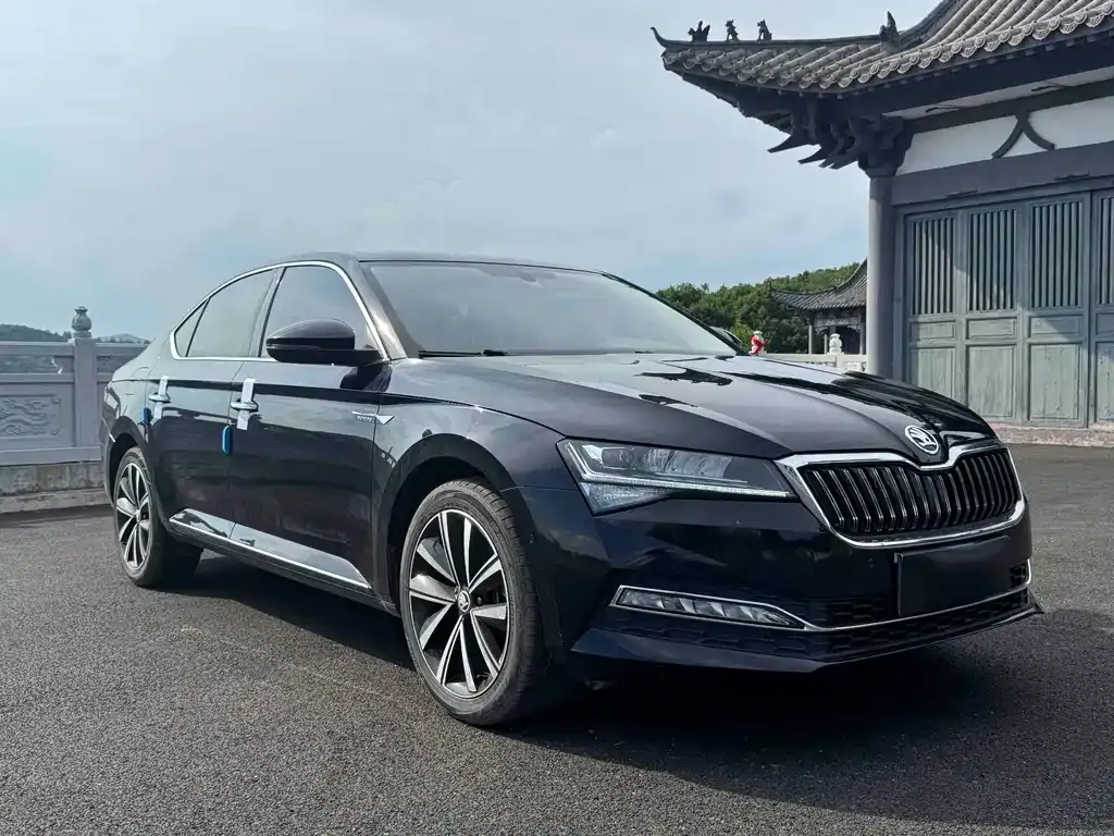 Skoda Superb — фото 4