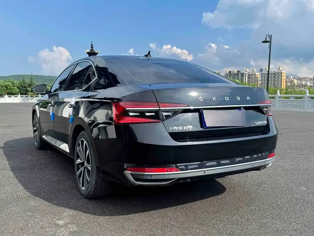 Skoda Superb — фото 5
