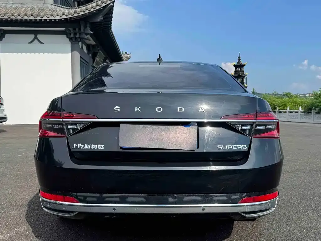 Skoda Superb — фото 7