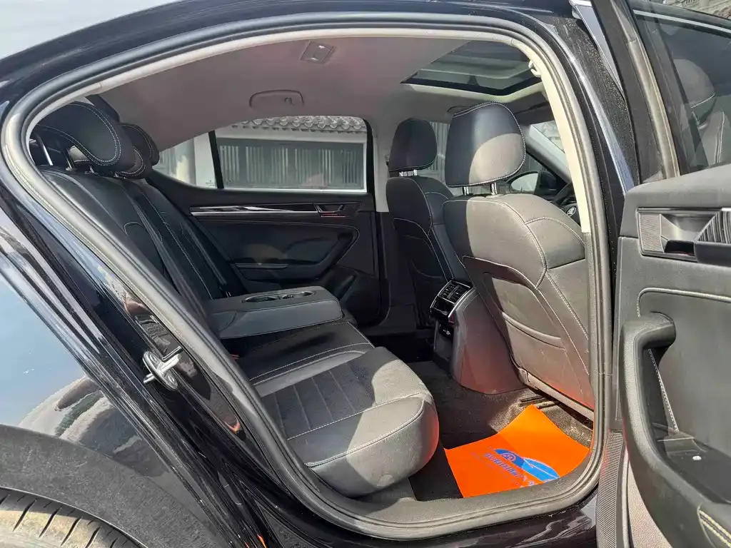 Skoda Superb — фото 2