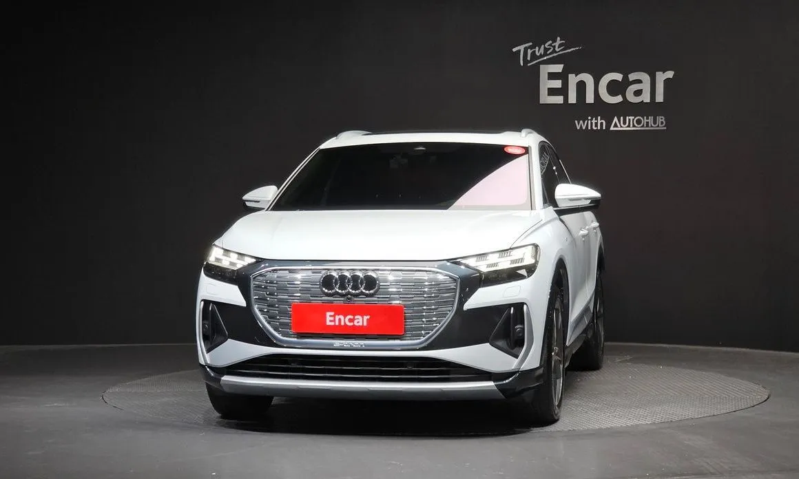 Audi Q4 e-tron — фото 4