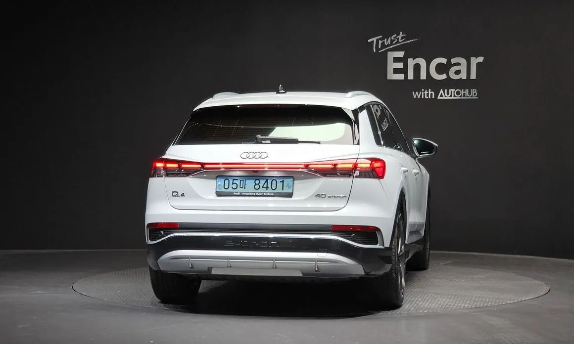 Audi Q4 e-tron — фото 8