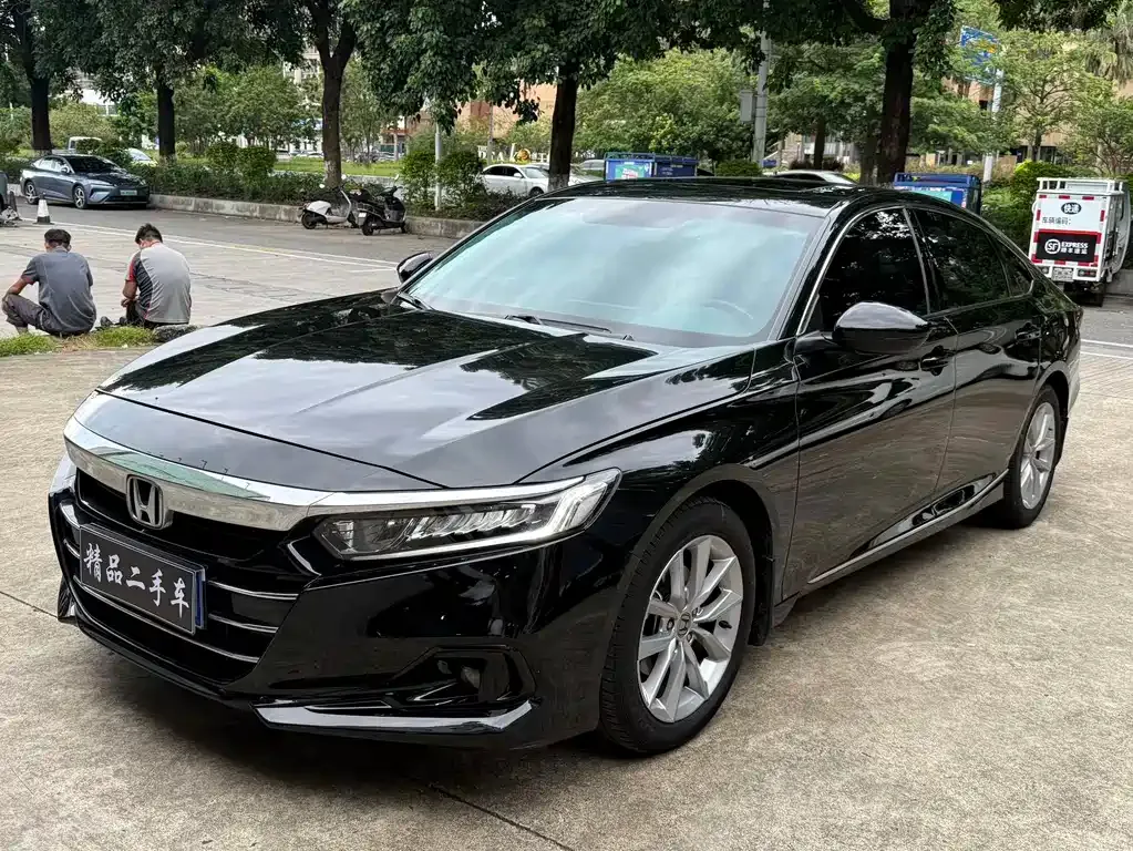Honda Accord — фото 9