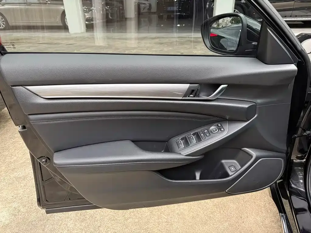 Honda Accord — фото 4