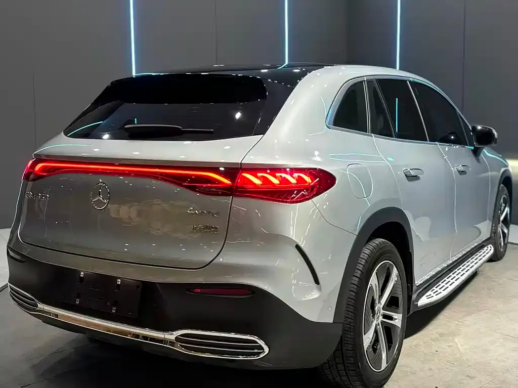 Mercedes-Benz EQE SUV — фото 10