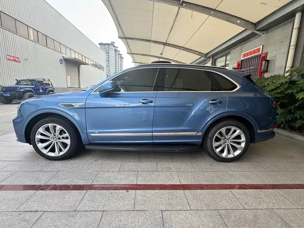 Bentley Bentayga — фото 3