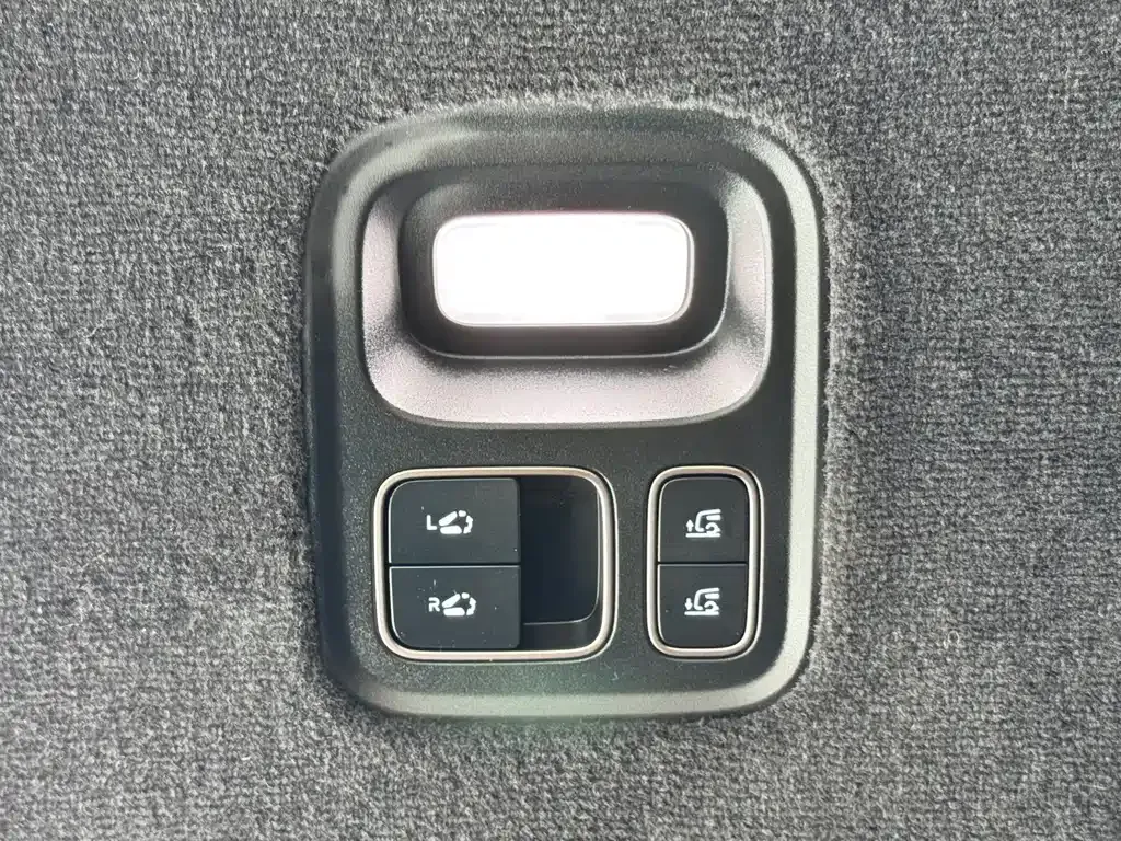 Li Auto MEGA — фото 9