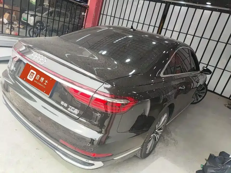 Audi A8 — фото 4