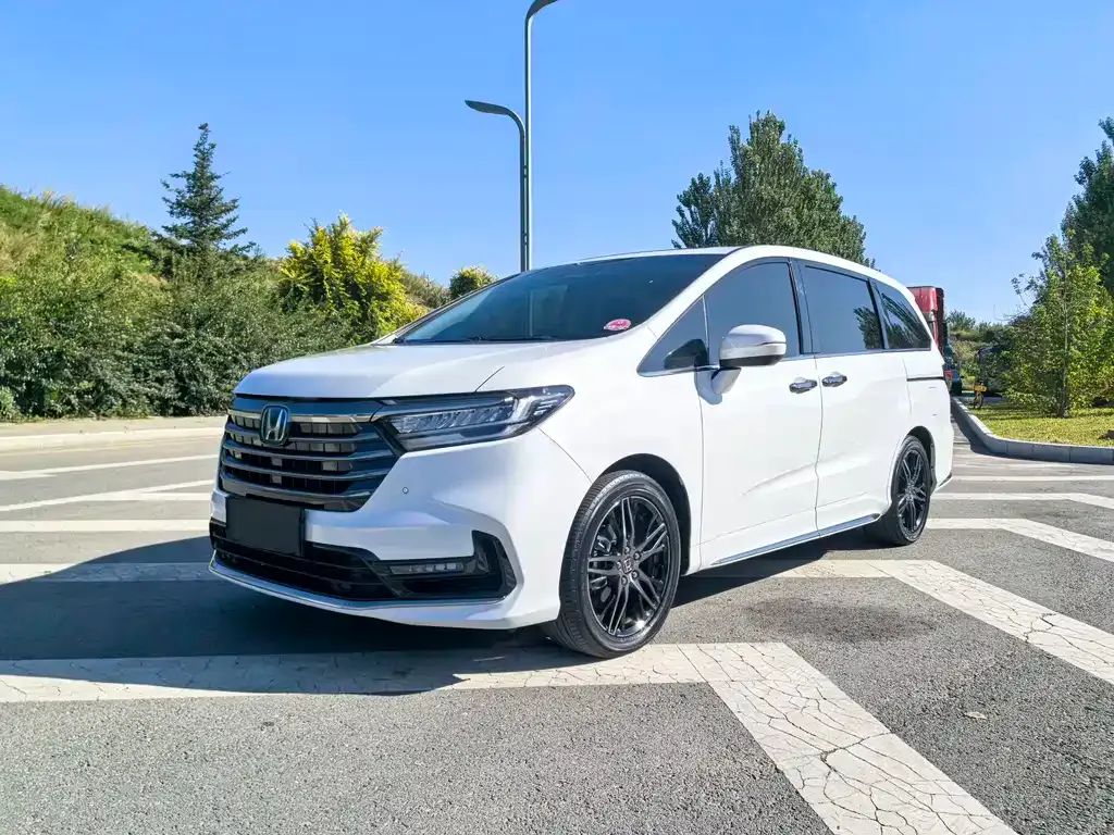 Honda Odyssey — фото 1