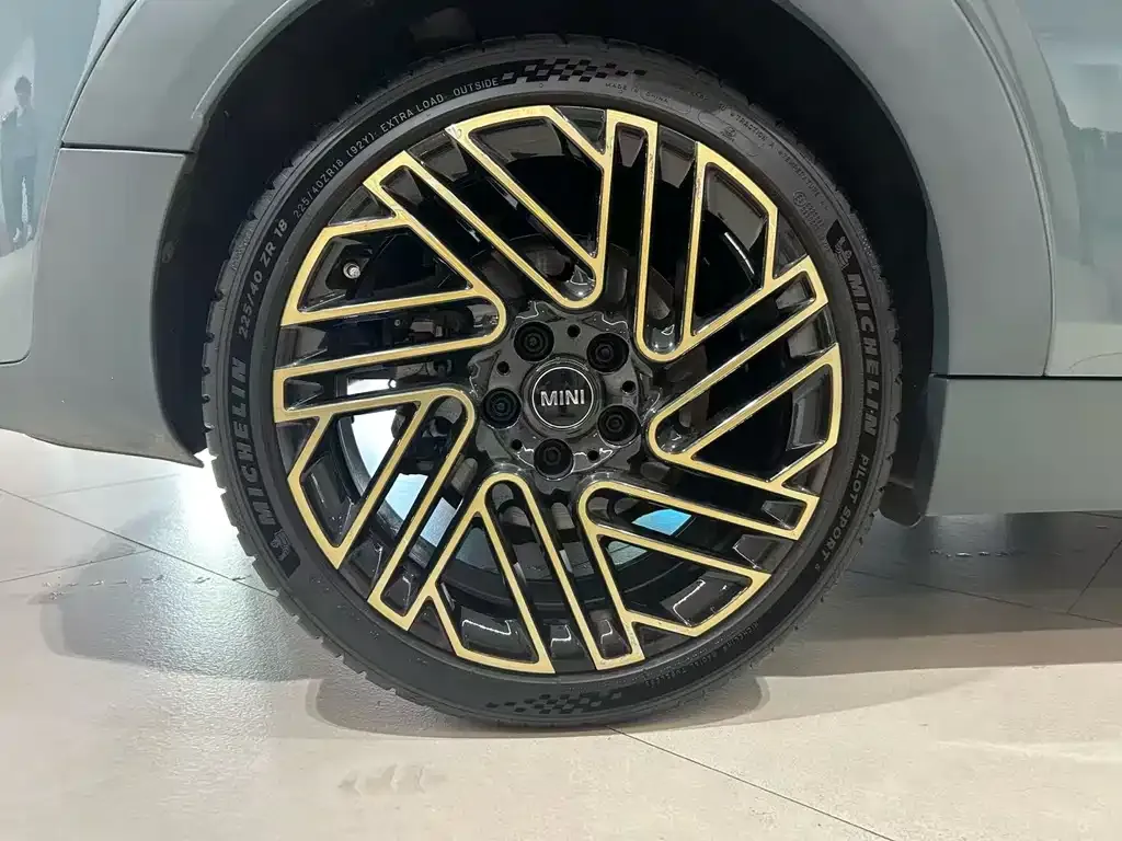 MINI Clubman — фото 7