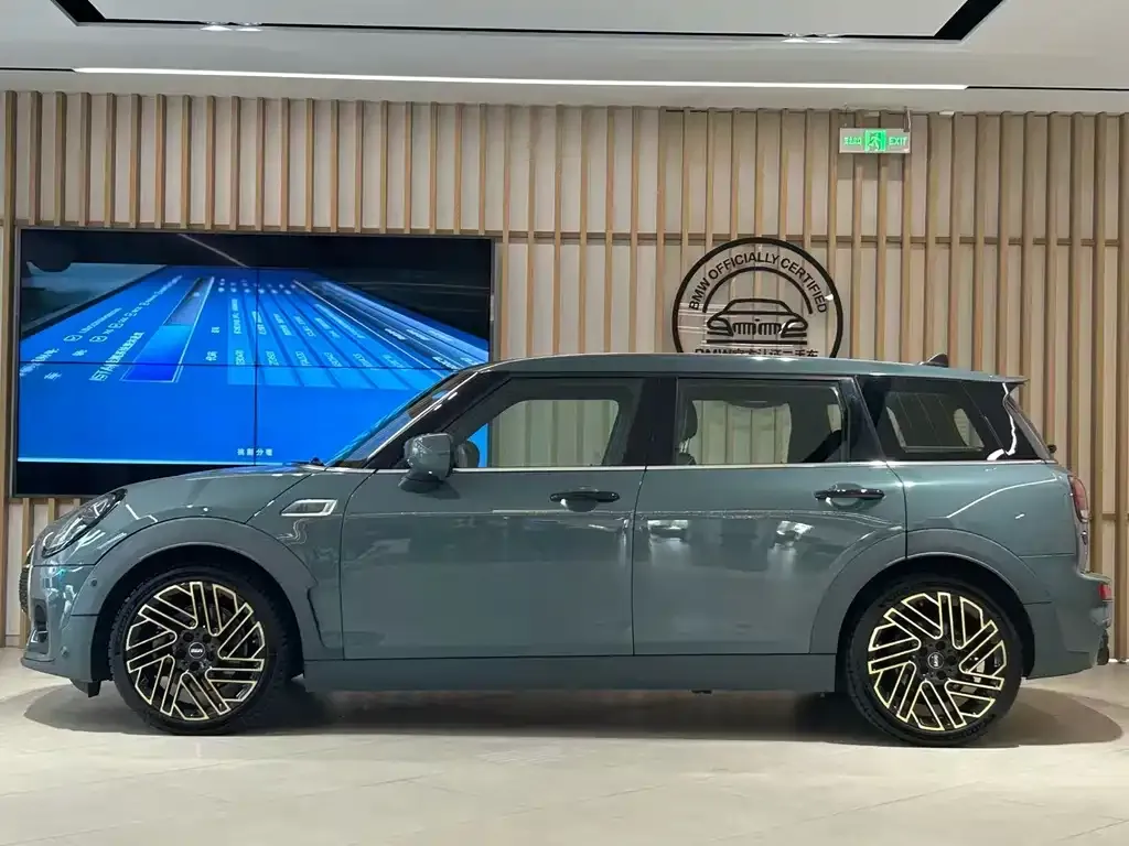 MINI Clubman — фото 3