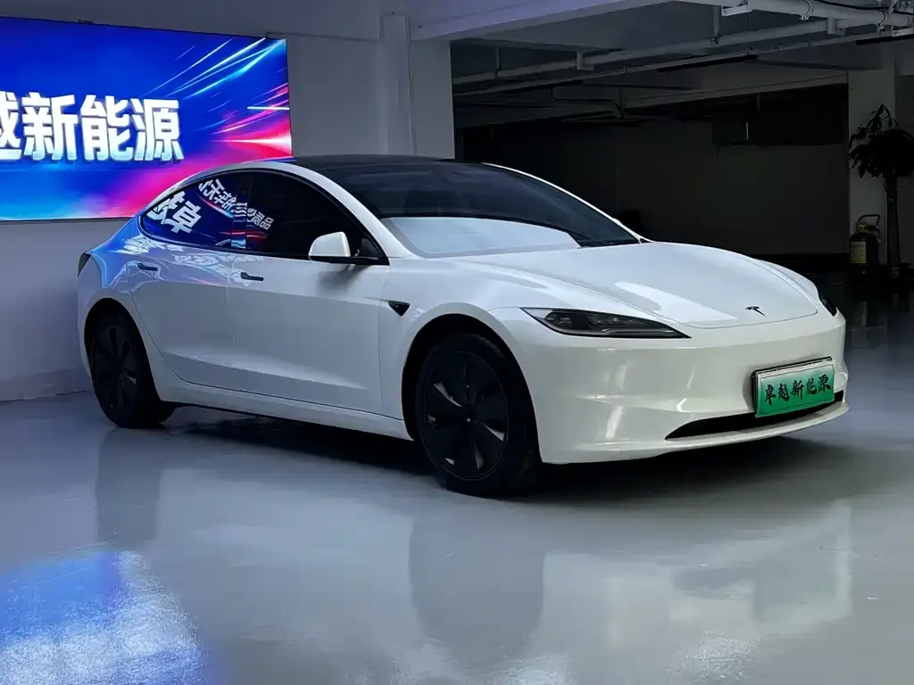 Tesla Model 3 — фото 4