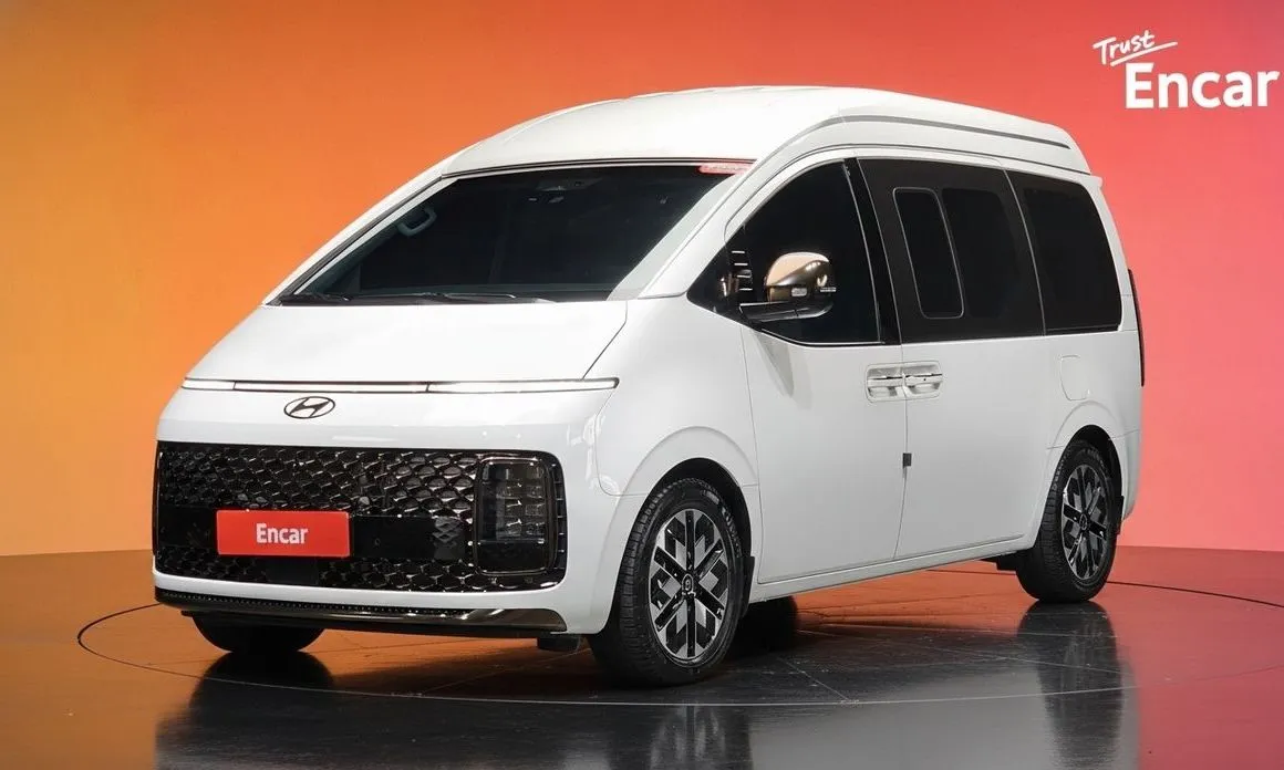 Hyundai Staria — фото 1